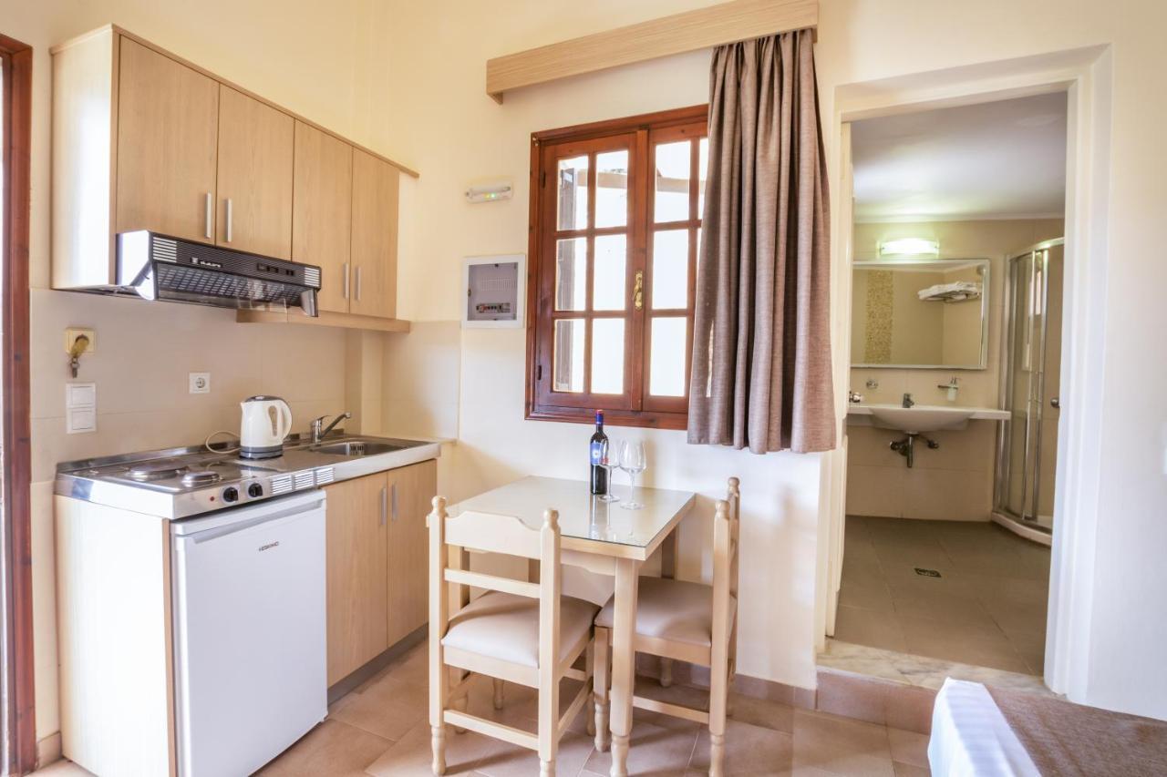 Aphrodite Luxury Studios & Apartments كارباثوس المظهر الخارجي الصورة