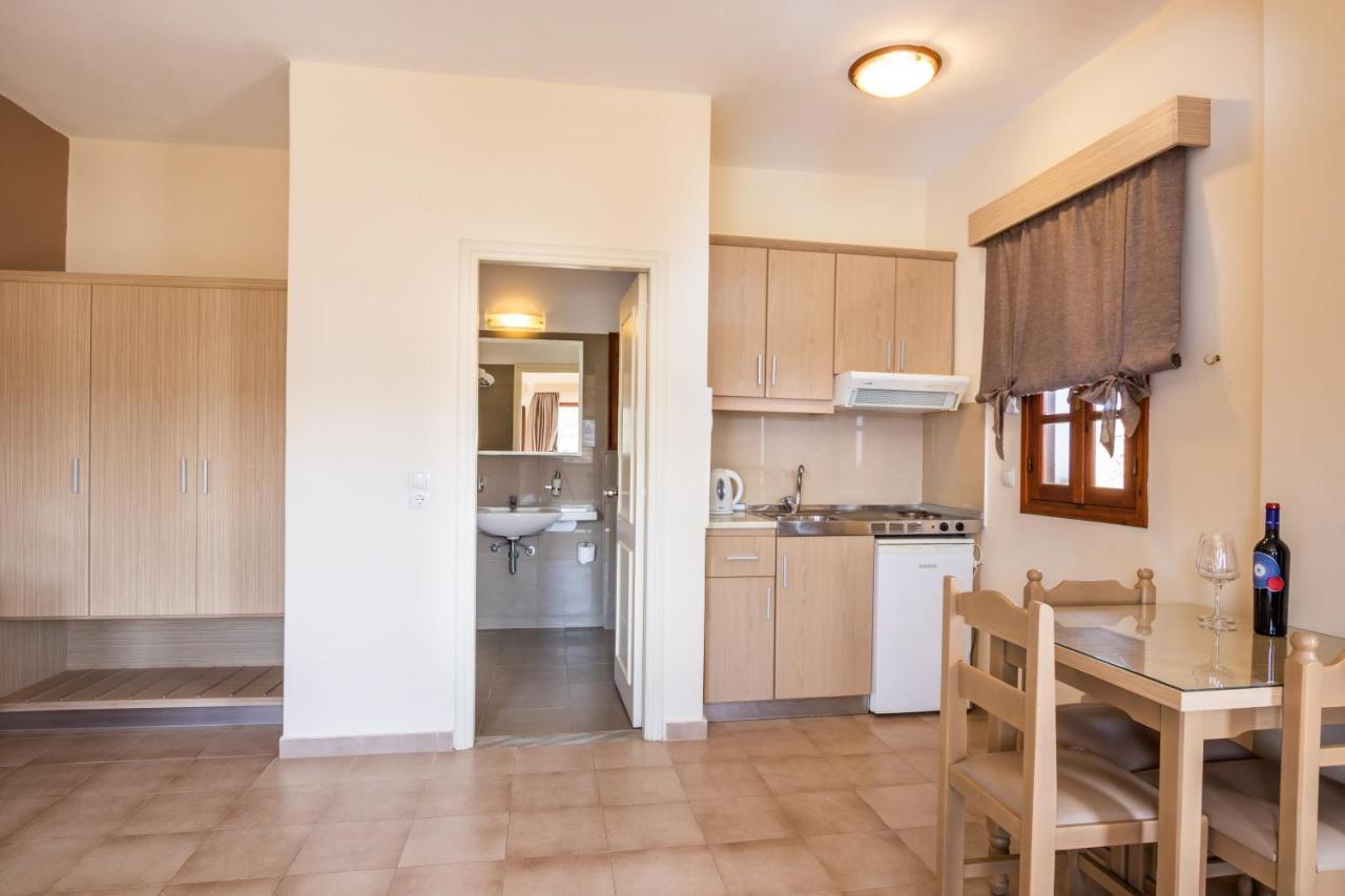 Aphrodite Luxury Studios & Apartments كارباثوس المظهر الخارجي الصورة